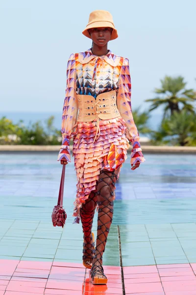 Look 25